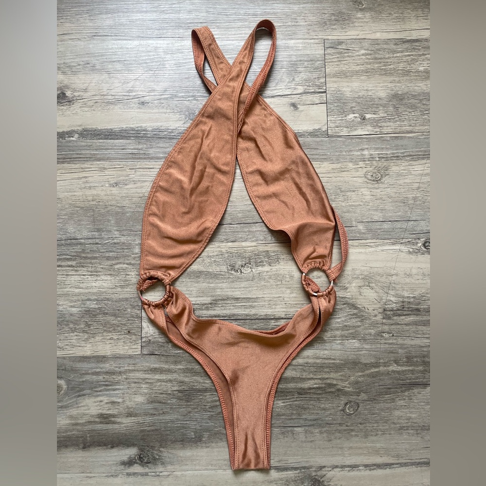 Bronze dancewear